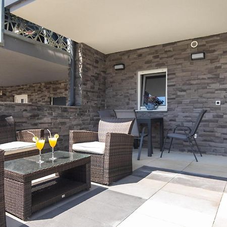 Apartment Odore Di Mare With Beautiful Garden Krk Town Exterior photo